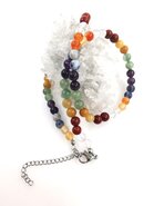 Halskette mit Edelsteinperlen