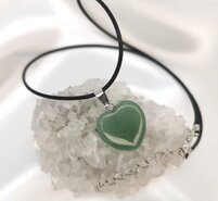 mit Anhänger, Edelstein