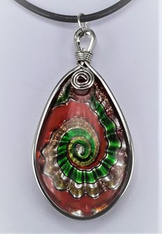 Murano hanger, zilver met rood en groen druppelvorm.