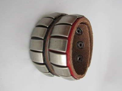 Leren armband, &#039;&#039;Bend Plated&#039;&#039;, zwart en rood