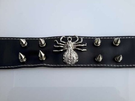 Leren armband, metalen spin en spikes, zwart