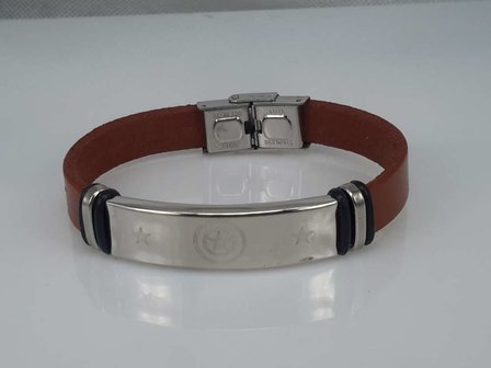 Leren armband roodbruin, plaat + 3 sterren 2 ringen gravure, sluiting edelstaal