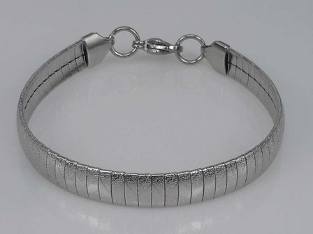 Edelstaal Omega Choker Armband, /\/\/\ hamerslag