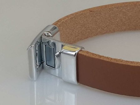 Glad leren Armband, cognac, smal, magneetsluiting