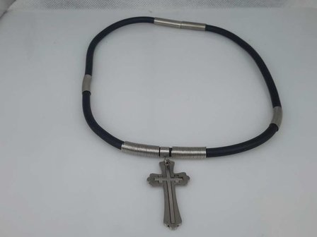 Rond leren ketting, edelstaal kruis