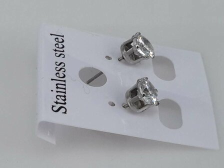 Edelstahl Ohrstecker mit 5 mm Kristall.