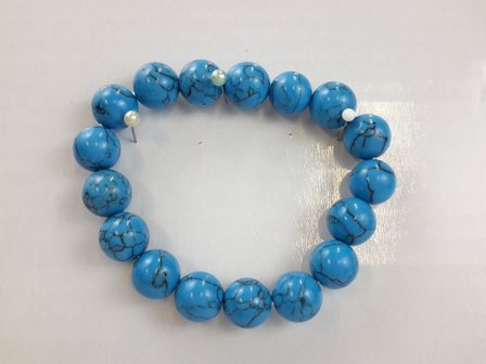 Armband Turkoois blauw 17 kralen van 12 mm