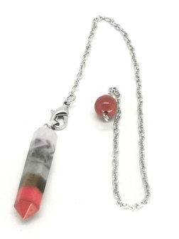 Zeskantige pendel gemaakt van edelstenen in de kleuren van de chakra&#039;s.