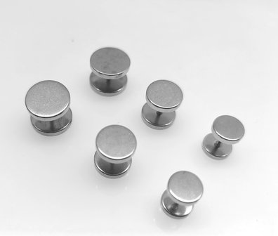 Studs-oorbellen-&Oslash; 8 - 10 -12 mm edelstaal -cool-als fake plugs.