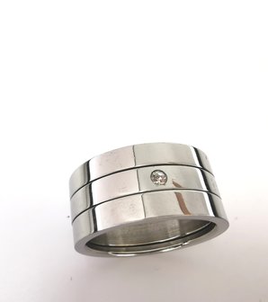 RVS brede triple  stress - spinning ringen met kleine zirkonia in middenste ring., doos 36 st