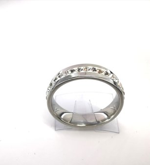 Edelstaal Ringen zilverkleurig gezet rond omheen met zirkonia, doos 36 st