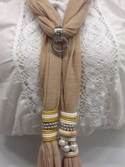 Sjaal met koppelstuk &quot;4 ringen&quot; div. ringen en franjes, 6 kleuren, per 6