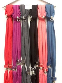 Sjaal met koppelstuk &quot;4 ringen&quot; houten ringen en franjes, 6 kleuren, per 6