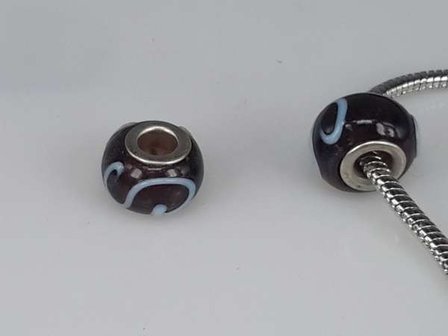 Bedeltje: pandora style murano, paarsbruin, lichtblauw, zilver, per 6