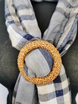 Sjaal ring-bamboe look-handige ring om een sjaal/omslagdoek vast te zetten zonder gaatjes maken.