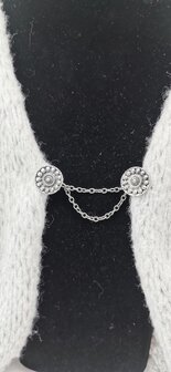 Clips met dubbel ketting Zeeuwse knoop in kleur antiek zilver look.