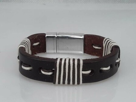 Leren Armband bruin, gestikt bruin-wit, 4 dwars draad, magneetsluiting