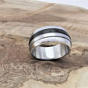 Edelstahl breit - Spannung - Spinning - Ringe - Dreifachfarbe. Dieser Ring ist sowohl f&uuml;r Damen als auch f&uuml;r Herren geeignet.