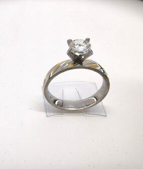 Edelstaal Ringen zilverkleurig ring met goud kleur schuin streep bezet 5mm zirconia