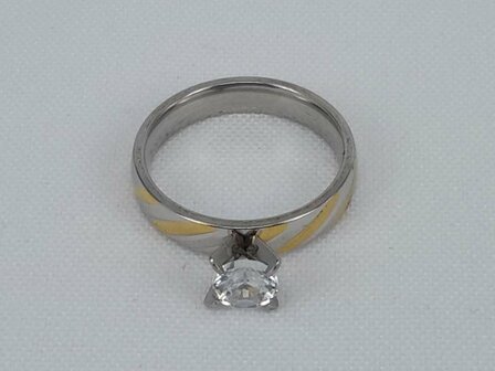 Edelstaal Ringen zilverkleurig ring met goud kleur schuin streep bezet 5mm zirconia