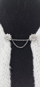Clips met dubbel ketting, Edelweiss in zilverkleur.