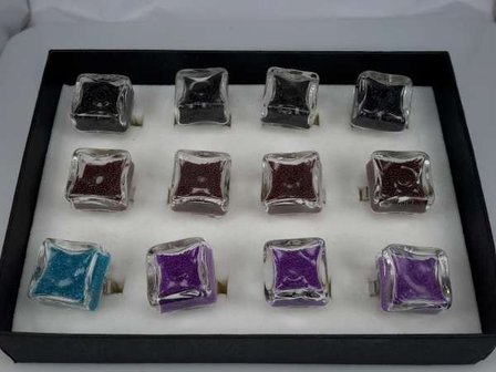 Ring, metaal, vierkant glas gevuld met strasssteentjes, mixpakket 12 stuks