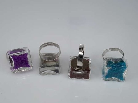 Ring, metaal, vierkant glas gevuld met strasssteentjes, mixpakket 12 stuks