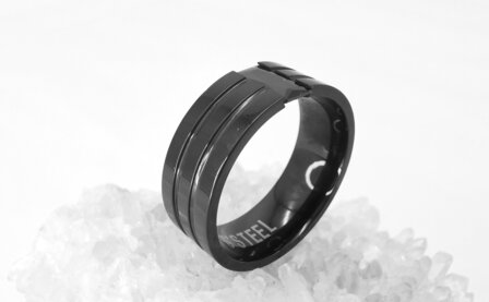 Chique - Zwarte - Stalen Ring met - Zwart Crystal maat 18 t/m 23. per doos 24 stuks