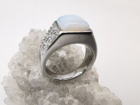 Edelstahl-Edelstein-Opal silberfarbene quadratische Ringe im griechischen Design mit Schutzstein.