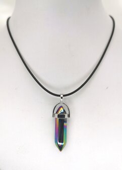 Ketting met Titanium aura kwarts, edelsteenhanger, obelisk pegel