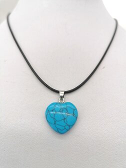 Ketting met Turquoise blauw, edelsteenhanger, Hartje vorm.