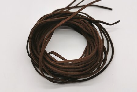 Suede koord in 5 kleur- 150 cm x 3 mm dikte - sieraden maken zoals ketting, armband of andere doeleinde.