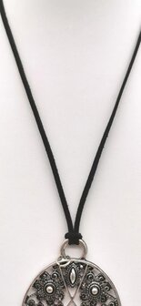 Suede koord in 5 kleur- 150 cm x 3 mm dikte - sieraden maken zoals ketting, armband of andere doeleinde.