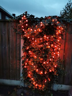 Orange Lichterkette, 100 orange LEDs in wei&szlig;er Kugel, 10 Meter, 8 Programme &amp; Fernbedienung, verkn&uuml;pfbar, IP44, f&uuml;r den Innen- und Au&szlig;enbereich