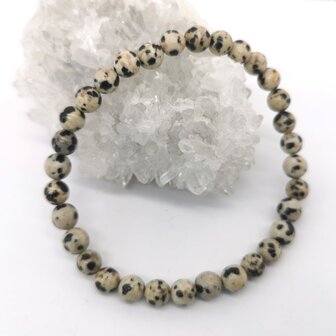 Dalmatiner Jaspis &ndash; 6 mm Perlenarmband