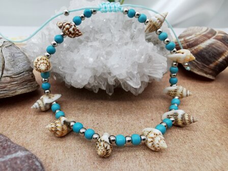 Armband Bohemian met turquoise edelsteen kralen, geribde fuik Horn schelp, turquoise kleur touw.