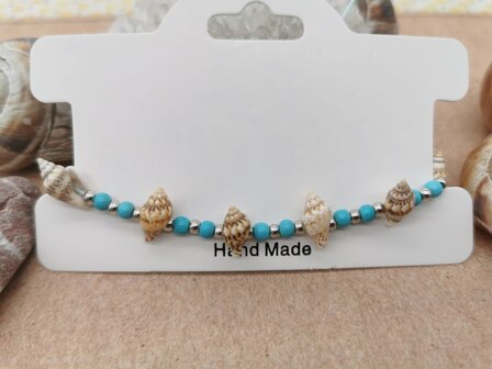 Armband Bohemian met turquoise edelsteen kralen, geribde fuik Horn schelp, turquoise kleur touw.