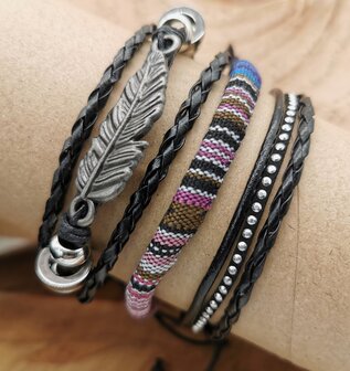 15 Set met 4 trendy van leer, kralen en touw armband. pakket 1