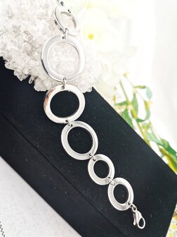 RVS Design armband met 7 ringen.