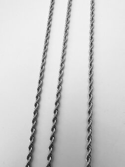 Edelstahl. Silberfarbene gedrehte Kette, 45 cm