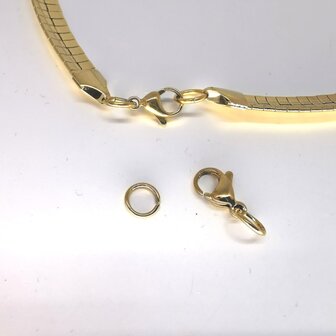 Roestvrij staal (RVS) karabijnslot goudkleurig 13mm incl 2 open ring van 7.5 mm
