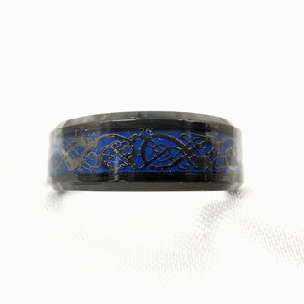 Schwarzer Anti-Stress-Ring aus Edelstahl mit dunkelblauem Ring und Motivschild, Box 36 St&uuml;ck