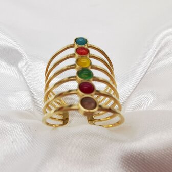 Breiter, eleganter Ring aus Edelstahl mit mehrfarbigen Natursteinen. Einheitsgr&ouml;&szlig;e