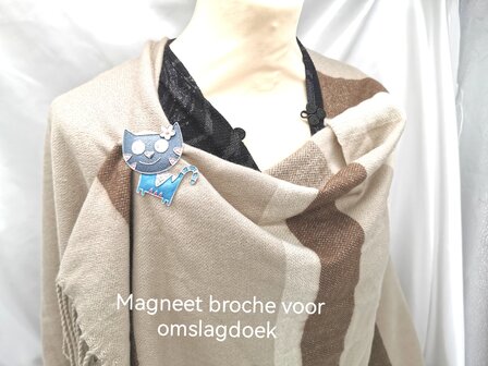 Magneet broche - Lapjeskat , kleur blauw, voor omslagdoek, sjaal en vest om te sluiten.