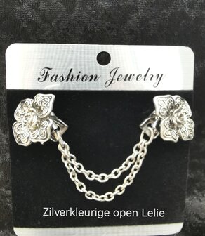 Clips met dubbel ketting, opende lelie in kleur antiek zilver kleur.