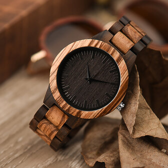 Houten horloge donker, band houten schakels