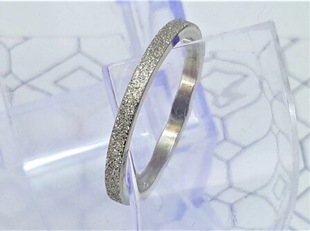Schitterend dames smalle edelstaal Stardust zilverkleur ring.