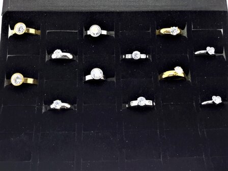 12 RVS ring in kleine maat 14 en 15 in goud en zilverkleur mix