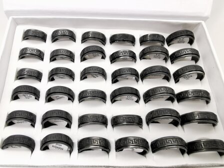 Schwarzer Anti-Stress-Ring aus Edelstahl mit geb&uuml;rstetem schwarzem griechischen Zeichen, Box 36 St&uuml;ck