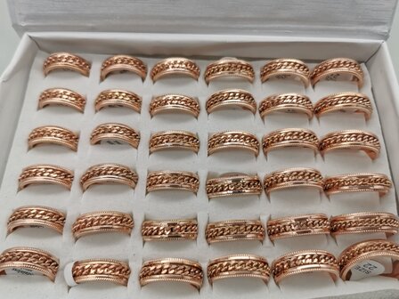 RVS Ros&eacute;kleurige ringen met schakel ketting in het midden.  doos 36 stuks.